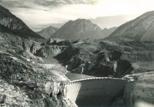 Vista do reservatório de Vajont após os desastres geológicos (1963)
