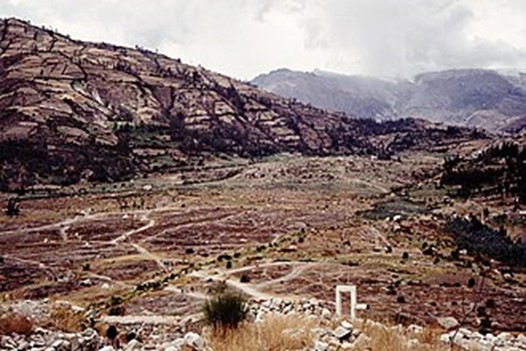 Vijarejo de Yungay 10 anos após o desastre (1980)