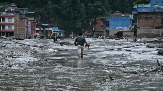 Deslizamento na fronteira entre Nepal e Tibete
